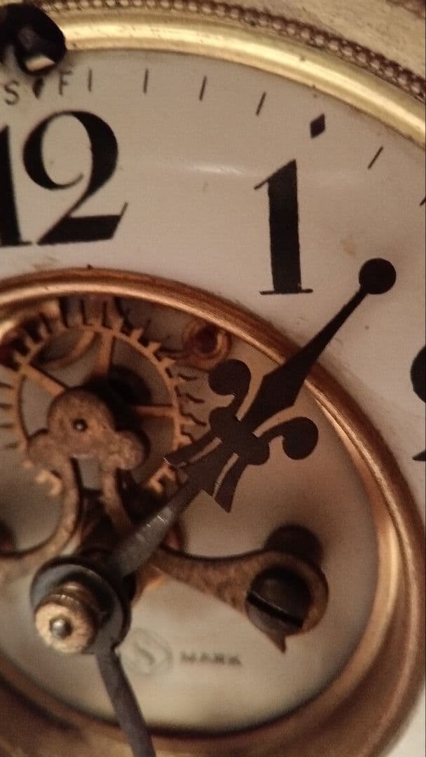 アンティーク ネジ巻式　振り子 置き時計