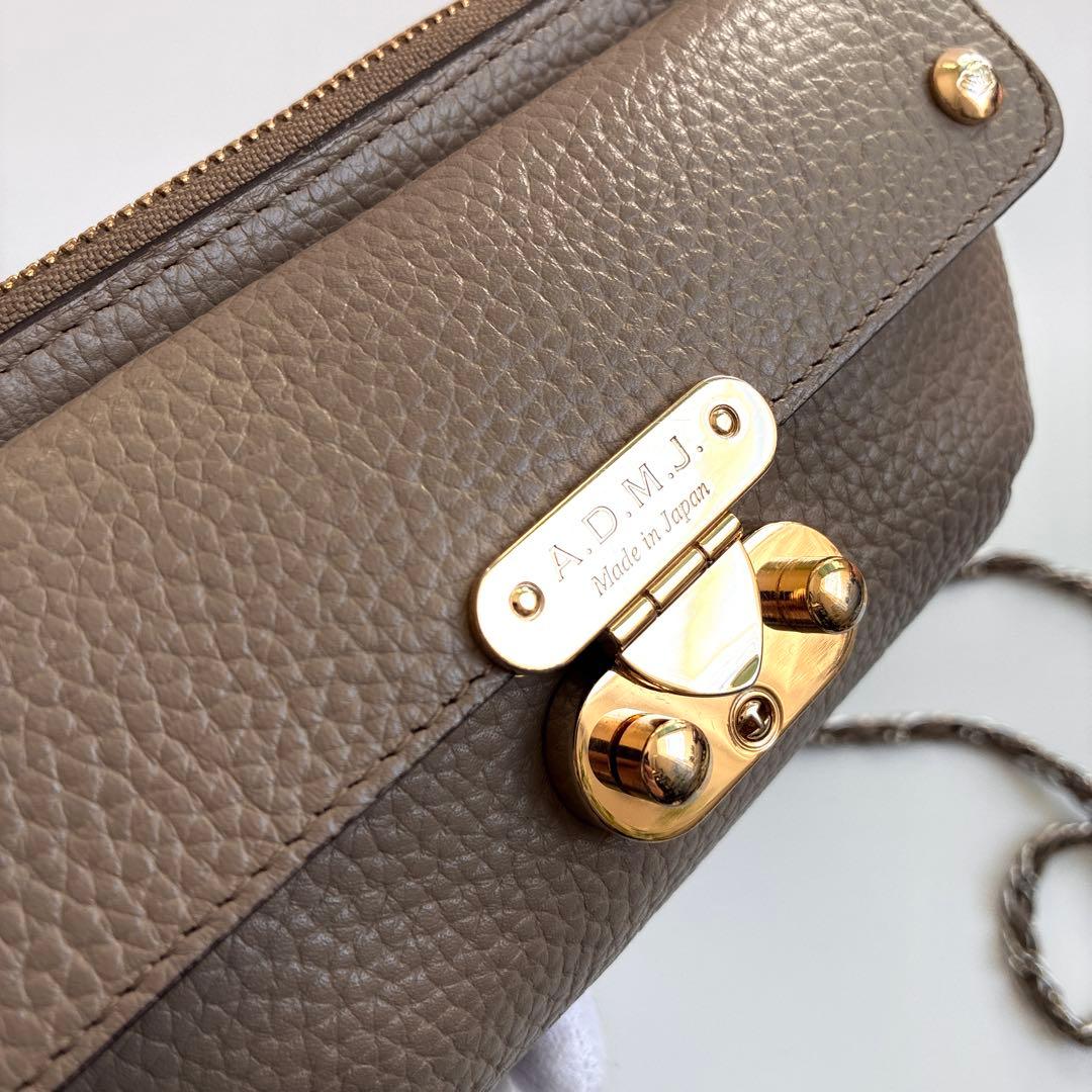 A.D.M.J. チェーン　ショルダーウォレット　レザー　グレー トープ ピンク