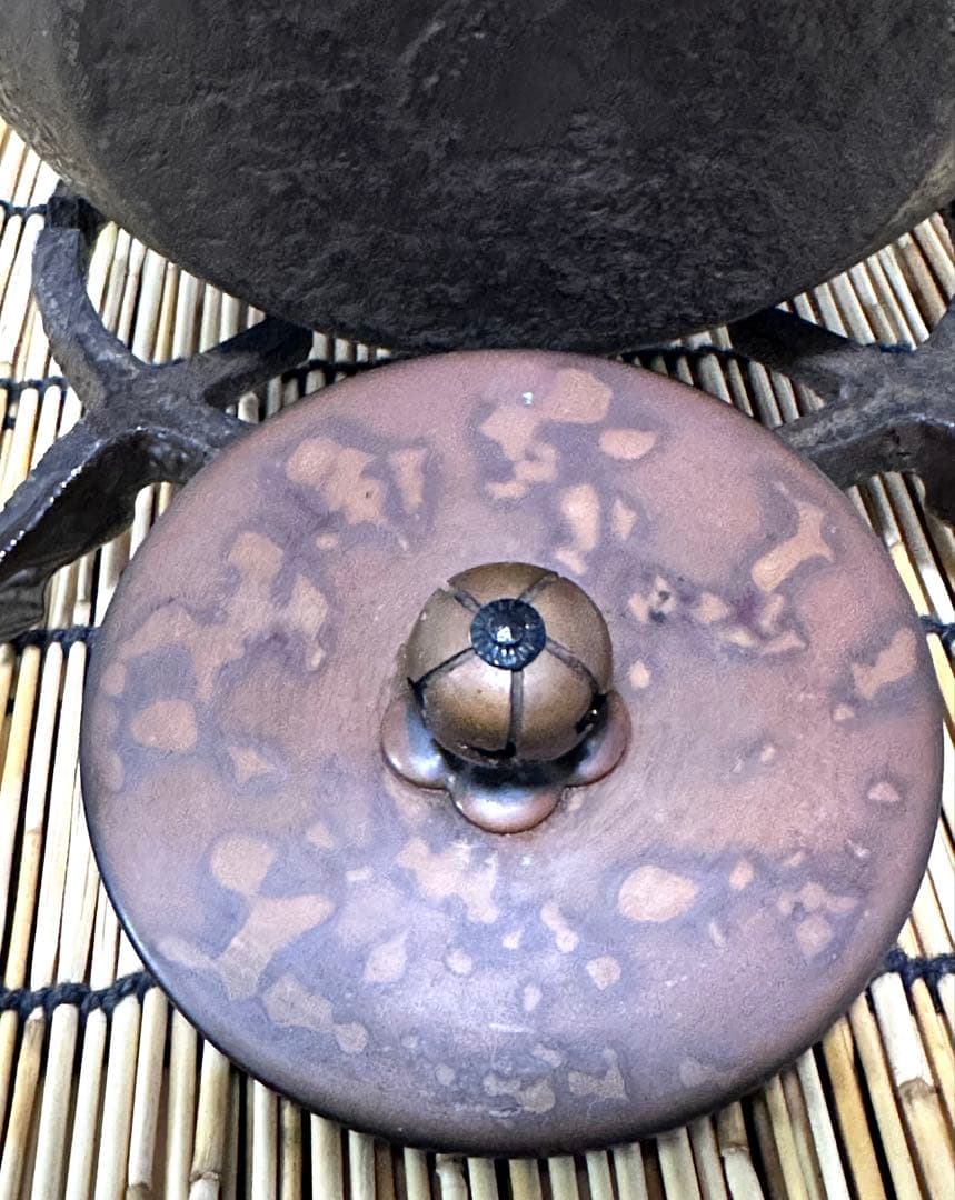 未使用品 南部釜師　龍敏堂造　鍛治打袋鉉 肌文様 斑紫銅蓋 lucia様売約済み
