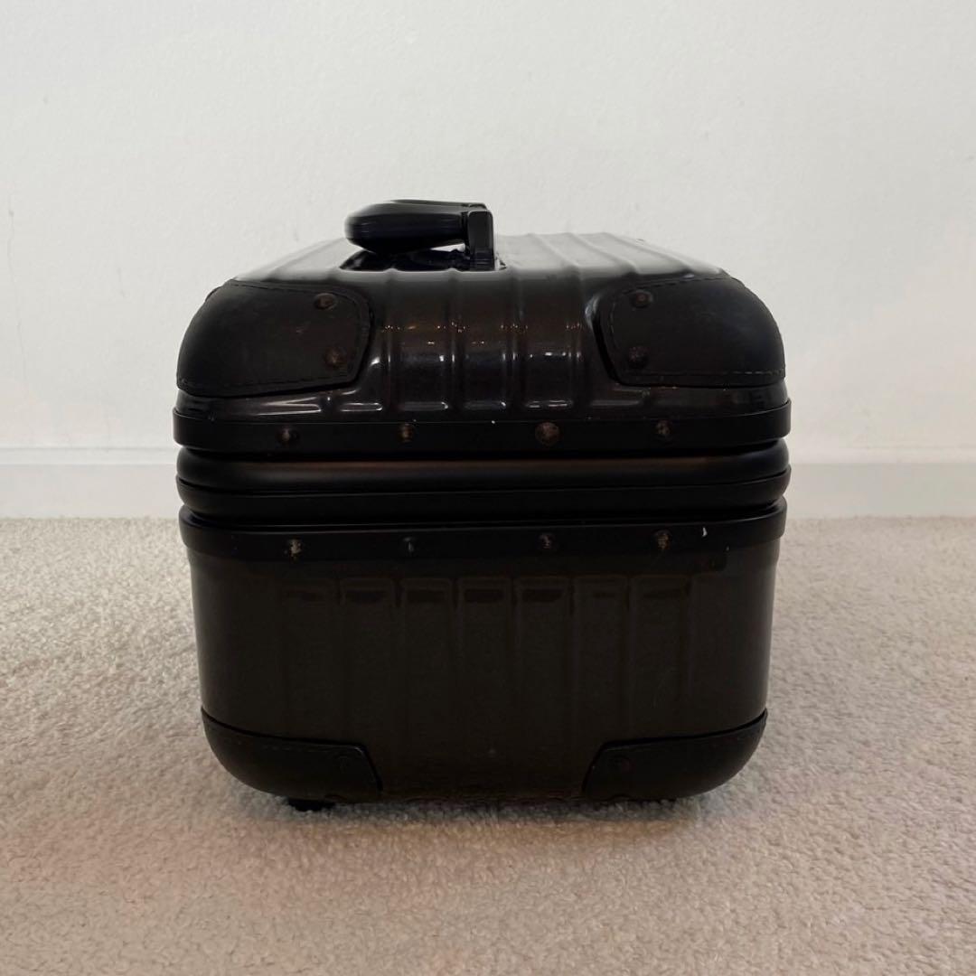 RIMOWA Samba Nova ビューティケース 18L グロスブラック