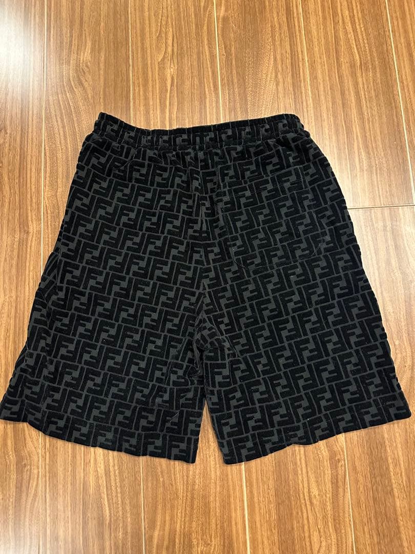 今月末出品終了 FENDIフェンディ　セットアップ　上（XS）下（44 S）