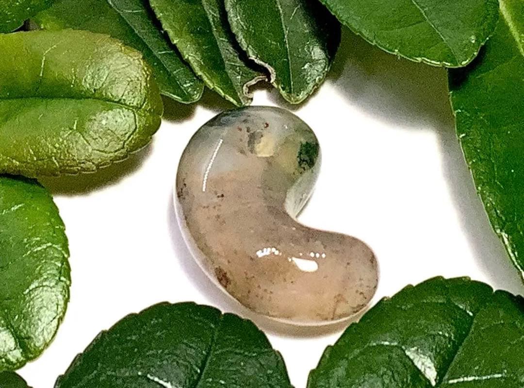 ✳絶品‼️佐渡の錦紅石『岩谷口五色勾玉』勾玉の最上位‼️ 2度と見る事はありません‼️