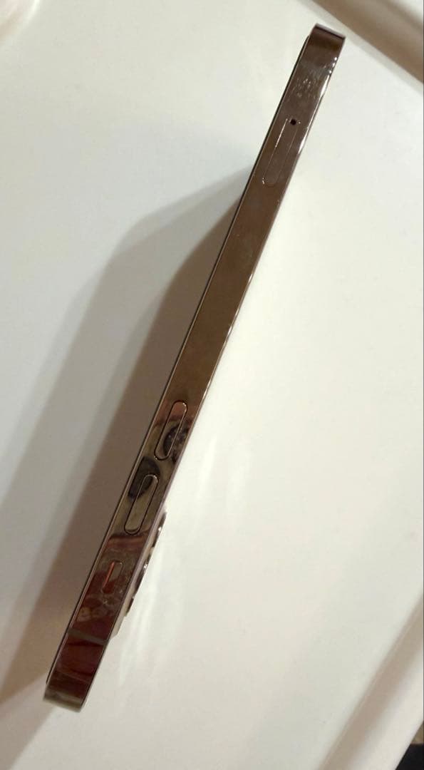 iPhone12 Proゴールド