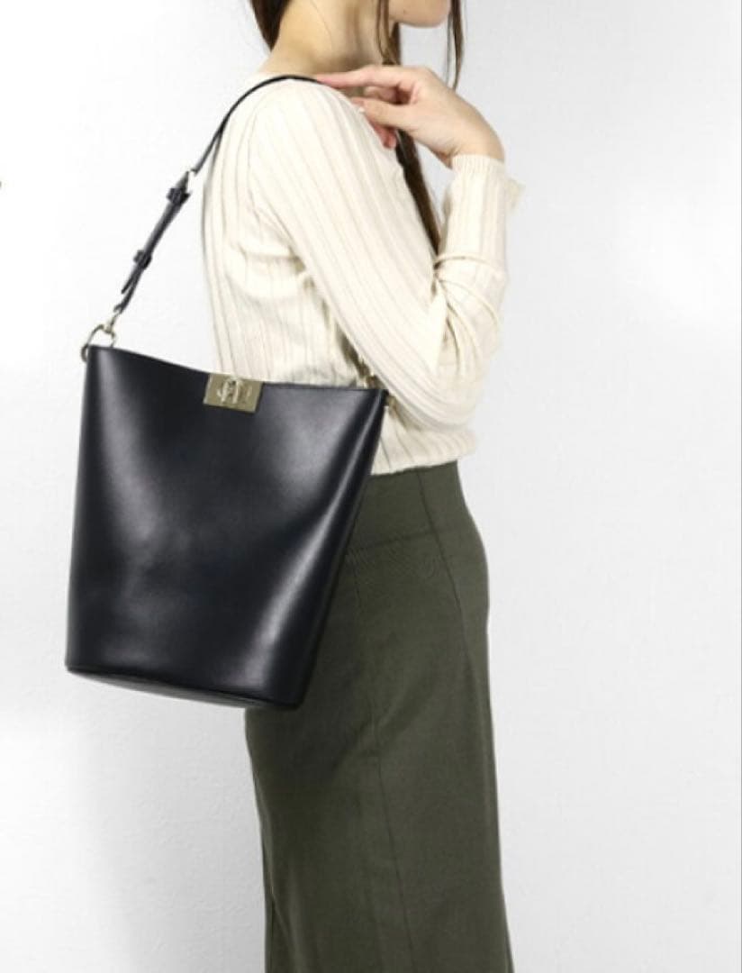 フルラ バケットバッグ 2wayショルダー レザー ブラック ロゴ 証明書付き