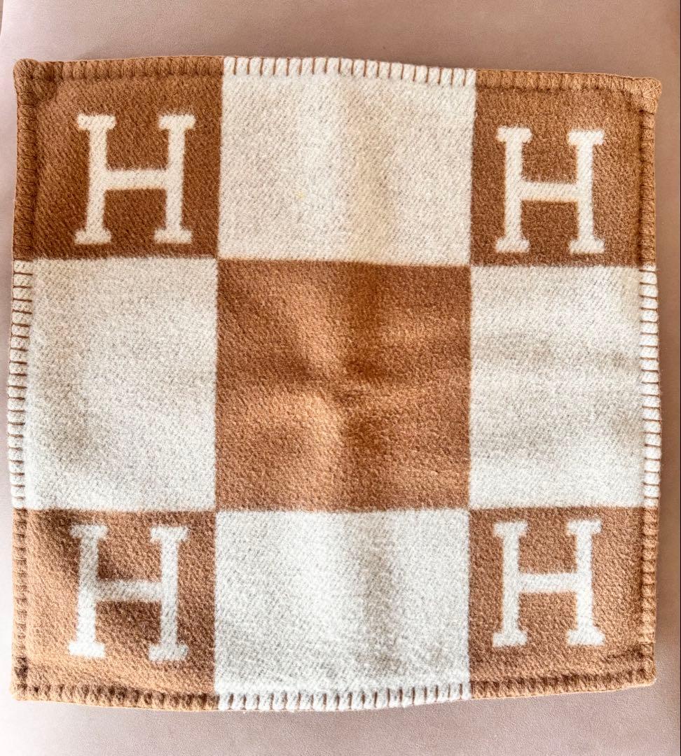 【みおページ】エルメス　アヴァロン　クッションカバー黒色1枚