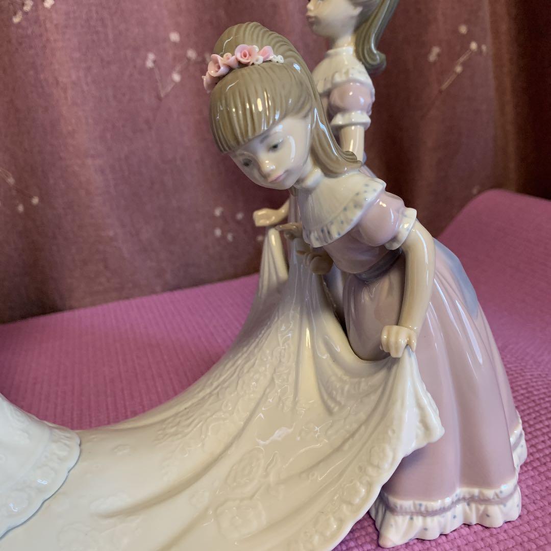 リヤドロ　ロングドレスウエディング