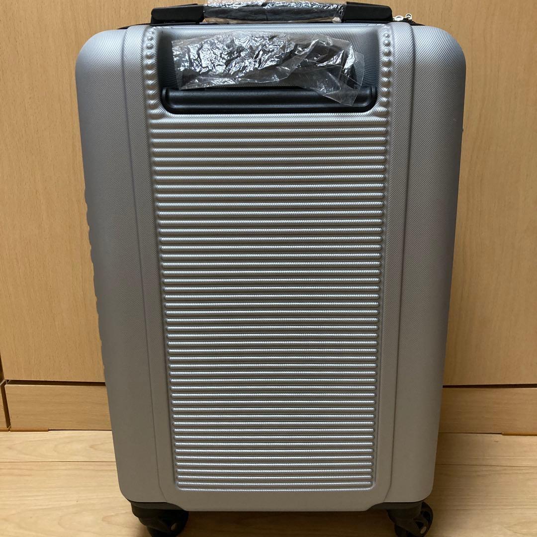 トミーヒルフィガー　スーツケース　機内持込み　Sサイズ ハードケース　シルバー