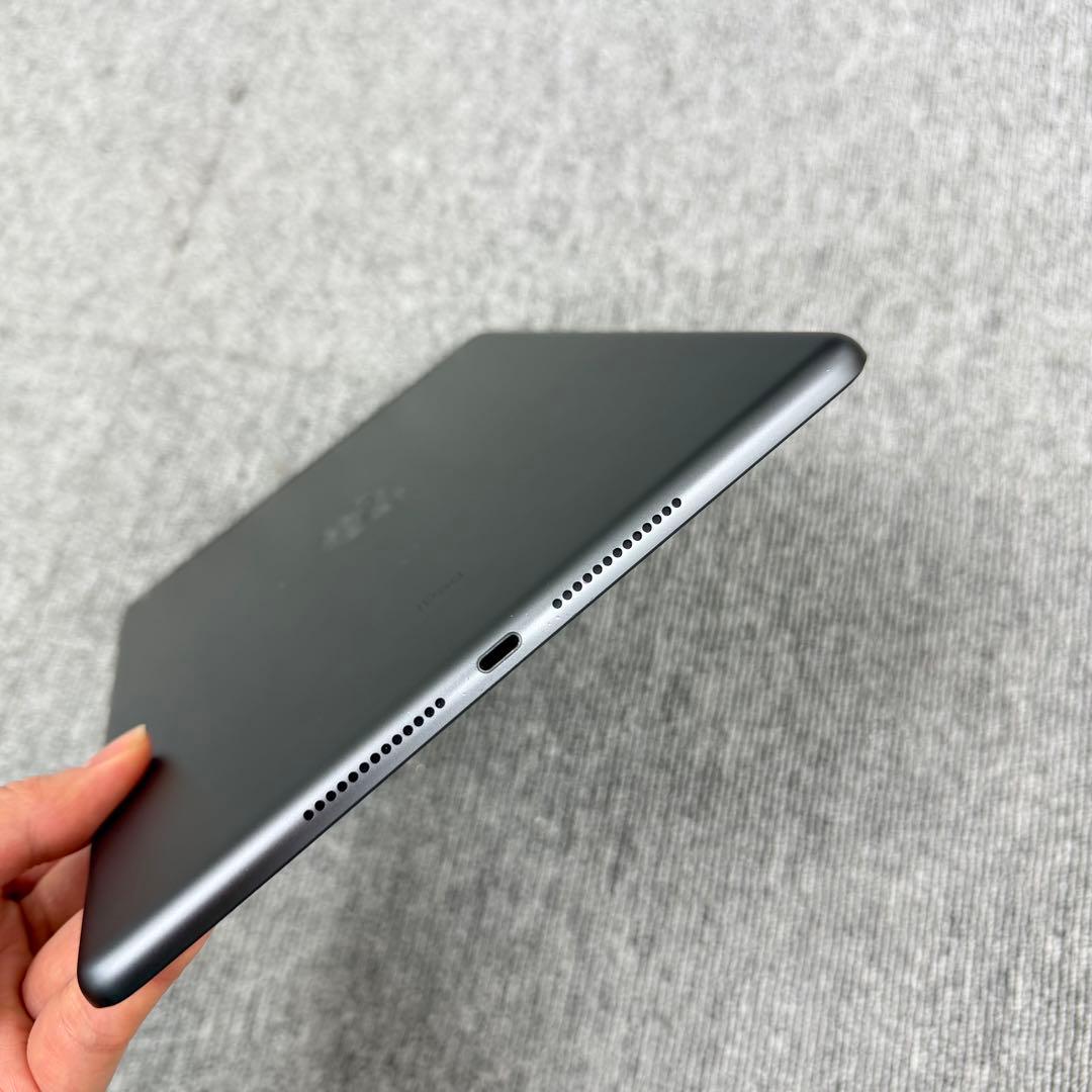 iPad 第7世代 32GB Wi-Fi + Cellular スペースグレイ