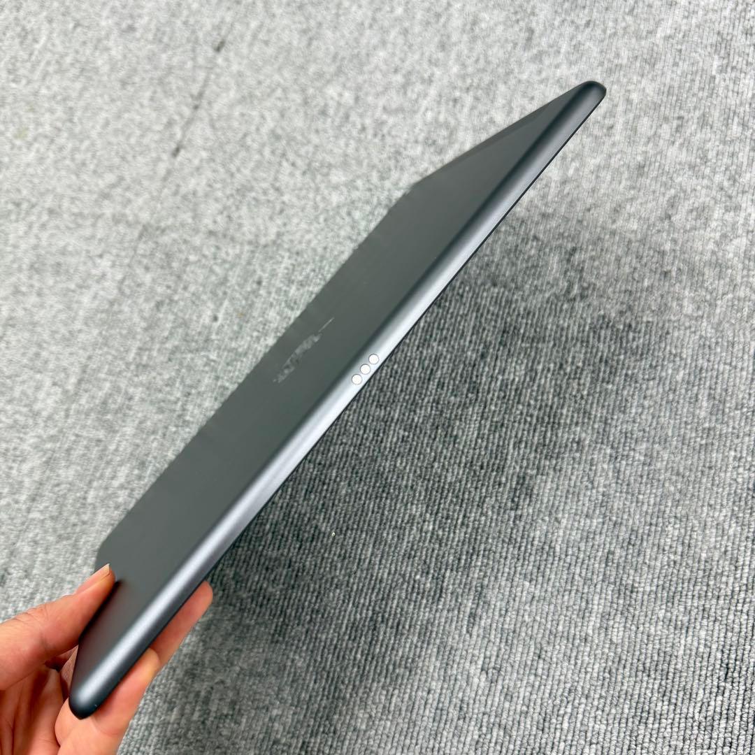 iPad 第7世代 32GB Wi-Fi + Cellular スペースグレイ