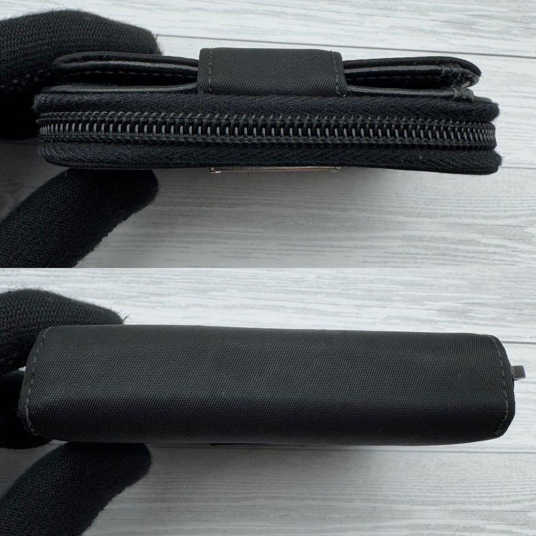 プラダ　二つ折り財布　ラウンドファスナー　三角ロゴ　ナイロン　ブラック