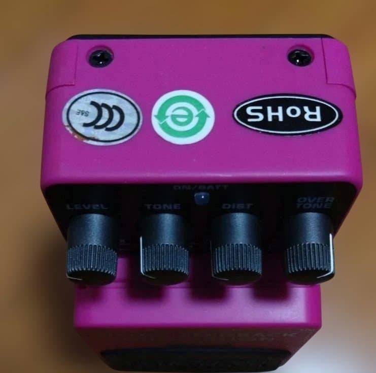 BEHRINGERベリンガー ウルトラフィードバック／ディストーションFD300