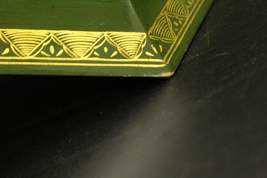 沈金 花紋 六角 蓋物(ZE496)