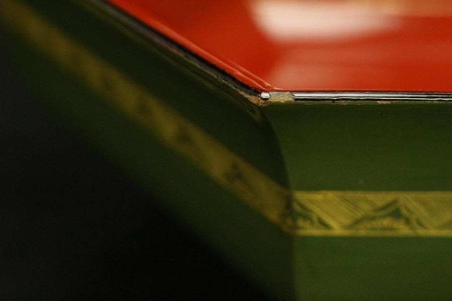 沈金 花紋 六角 蓋物(ZE496)