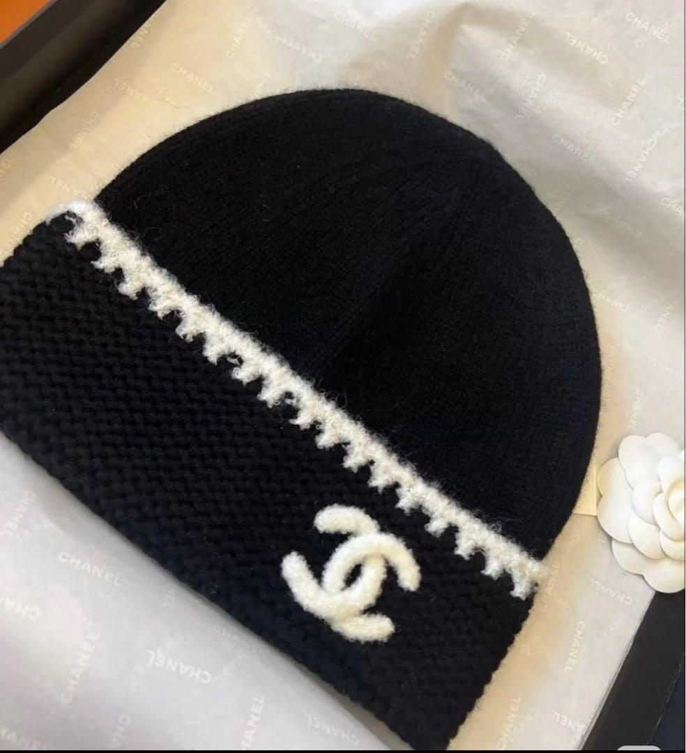 値下げ！新品未使用　シャネル　ニット帽　黒白　CCマーク 超希少