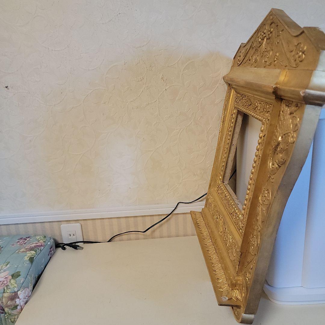 西洋アンティーク　ヴィンテージ　額縁　フレームのみ　金色の装飾額