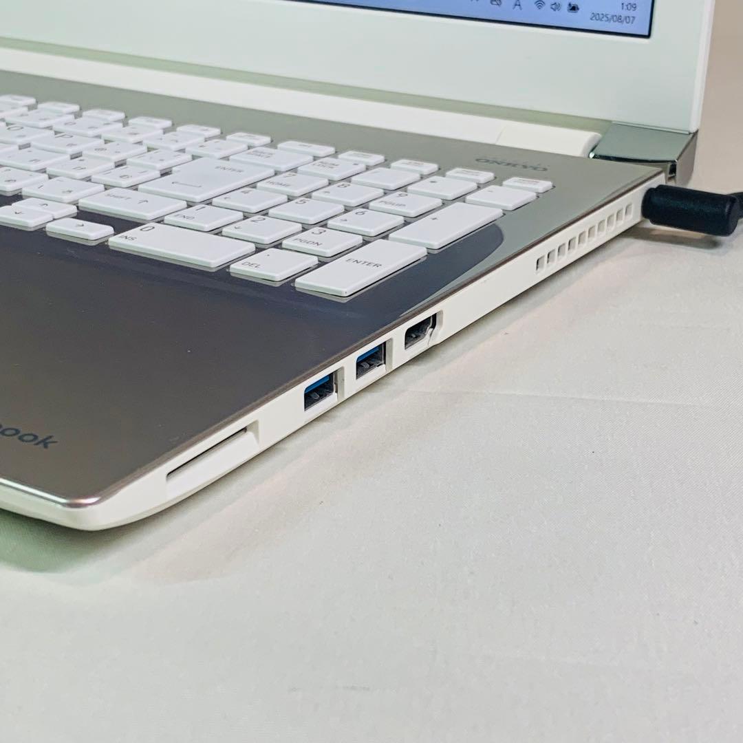 Core i7✨SSD1TB✨32GB✨カメラ✨東芝✨ゴールド✨ノートパソコン