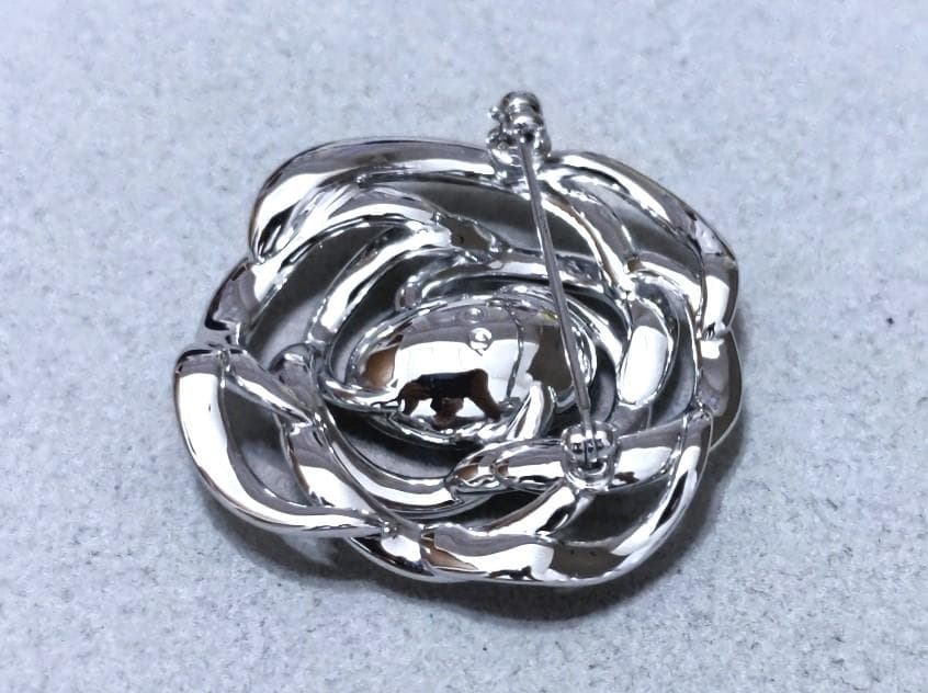 スワロフスキーBarret　ブローチ ブルー　ロジウムプレート　箱付　40936