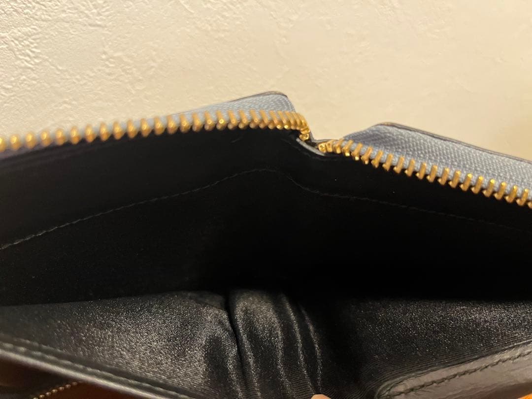 [miku(’-’*)♪ ] LOEWE 二つ折り財布