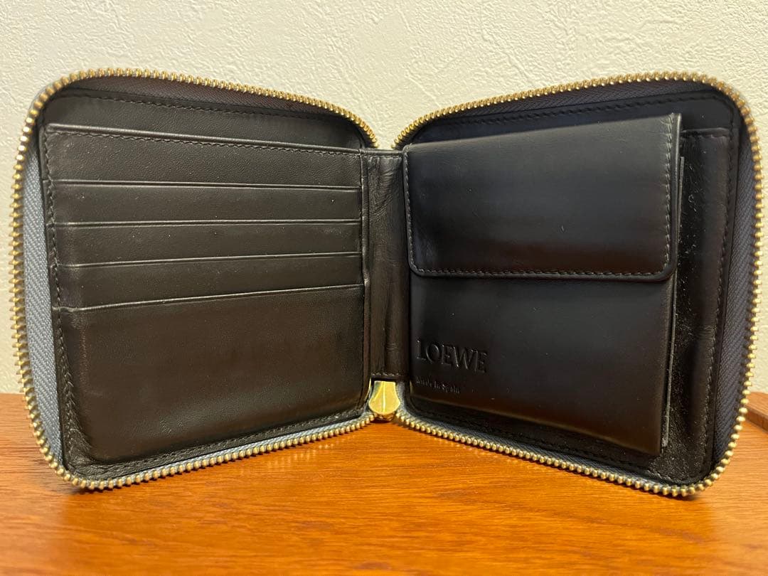 [miku(’-’*)♪ ] LOEWE 二つ折り財布
