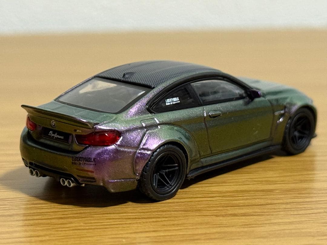 LB★WORKS BMW M4 1/64 MINI GT No.228 ミニカー
