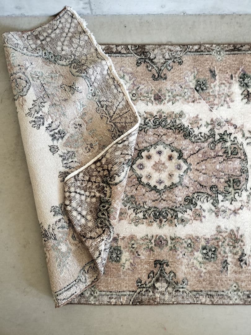 ブラウンとカフェオレ　ヴィンテージトルコラグ　　No.670