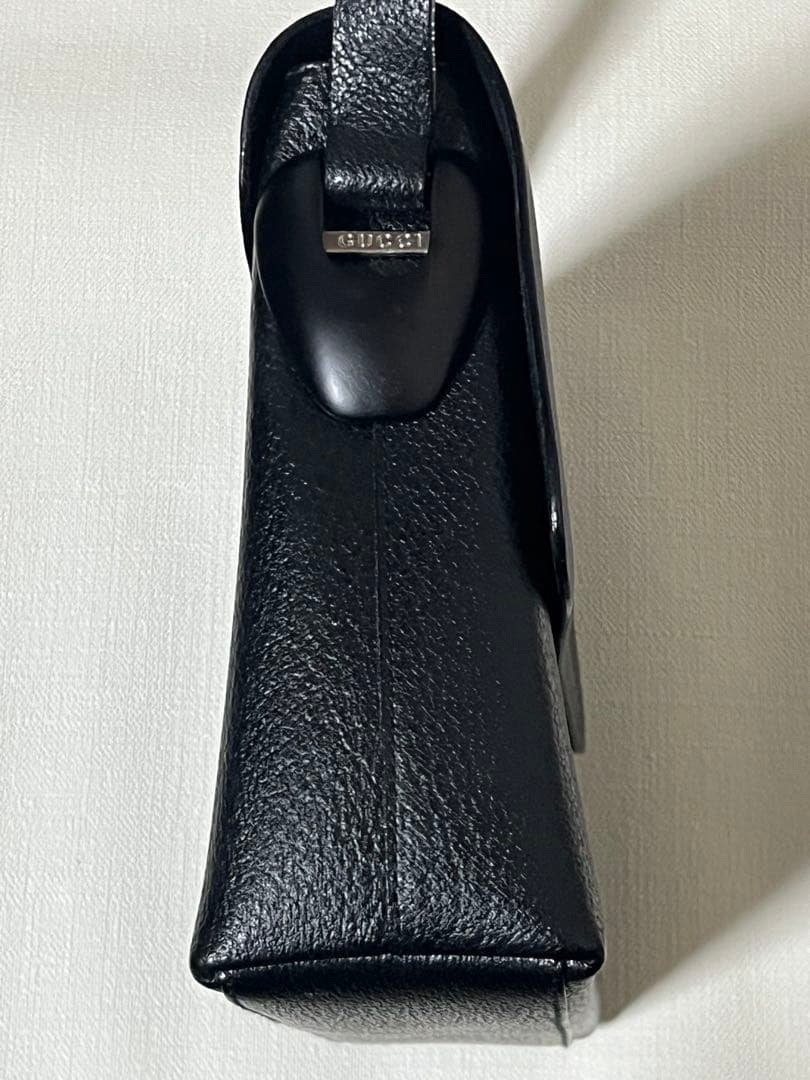 GUCCI レザー　ショルダーバッグ