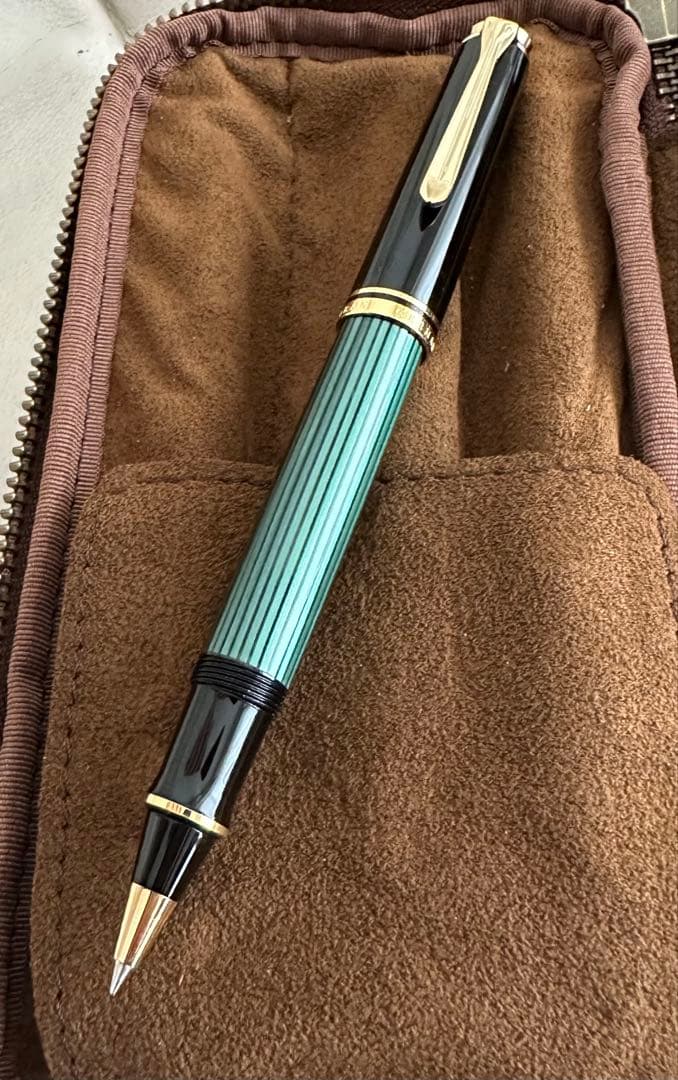 ペリカン　スーベレーン R600 グリーンストライプ　ローラーボール