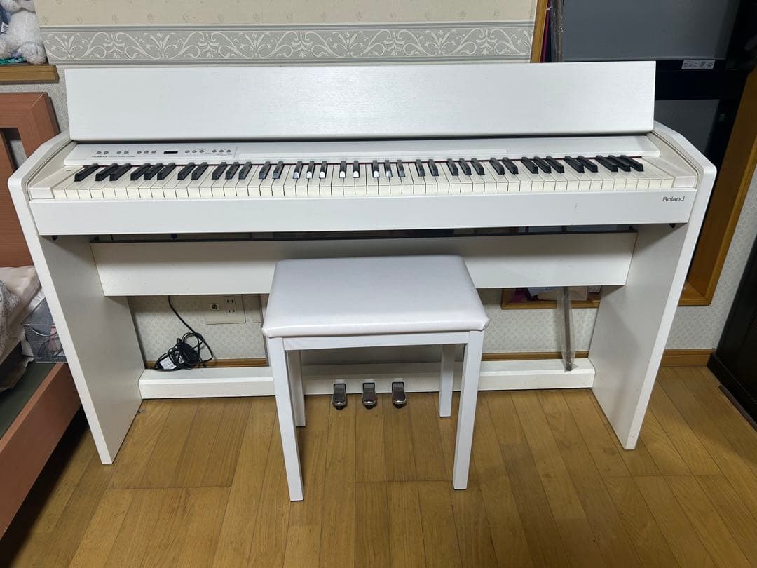 Roland ローランド　F-130R 通電動作確認済み