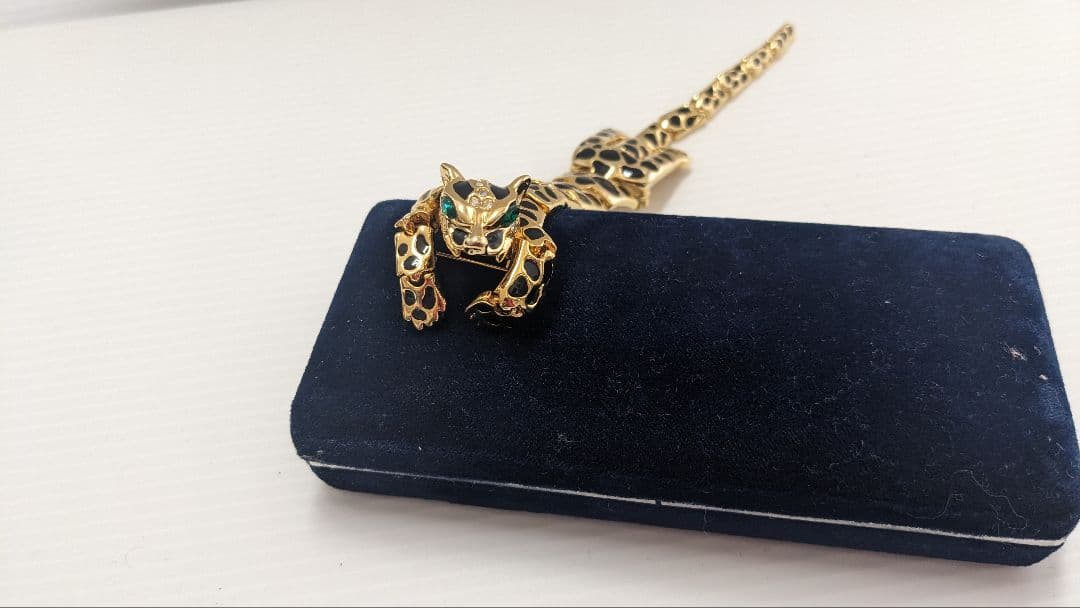 【美品】ヴィンテージ グリーンアイ 豹 ブローチ アクセサリー