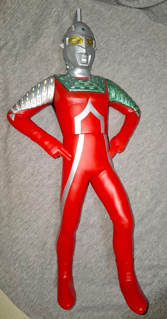 今だけ最安値！ウルトラマン ソフビフィギュア 赤銀 中古