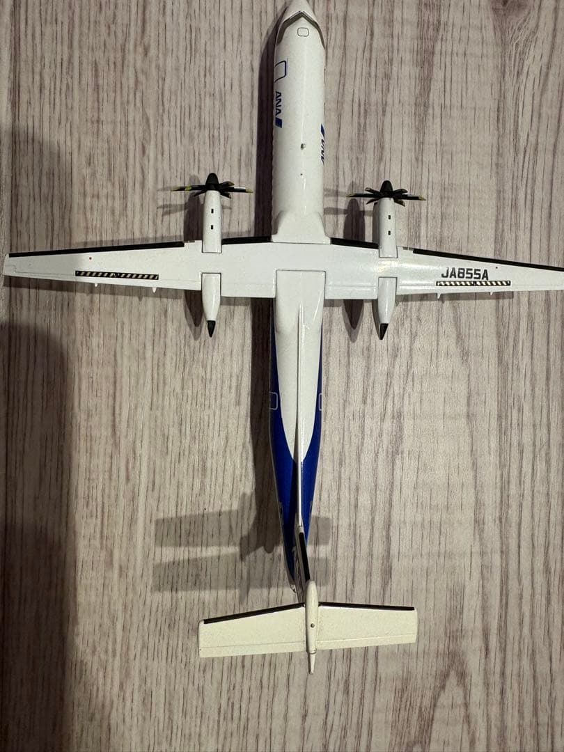 Q400 スケールモデル　1/200 DHC-8-400 ANA WINGS