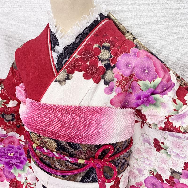 510z28☆華やか！振袖 古典柄 ラメ刺繍 金彩 地紋 赤☆美品 成人式結婚式