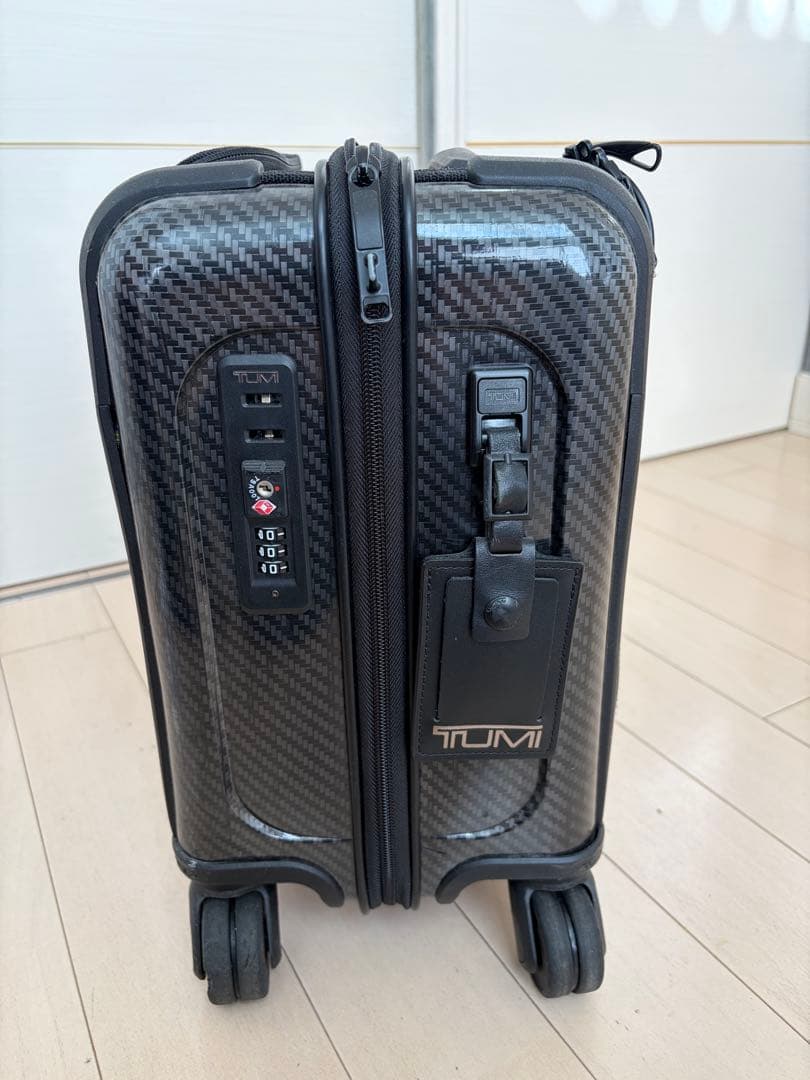 TUMI カーボンファイバーキャリーケース 中型