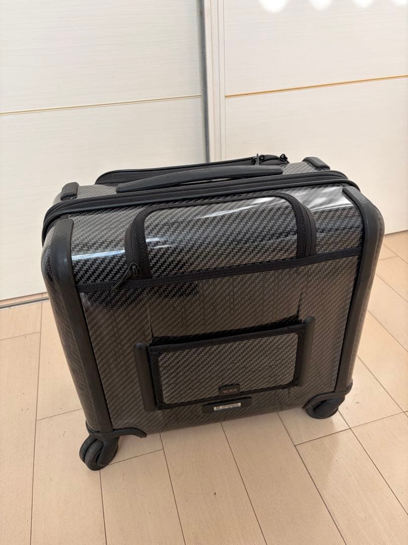 TUMI カーボンファイバーキャリーケース 中型