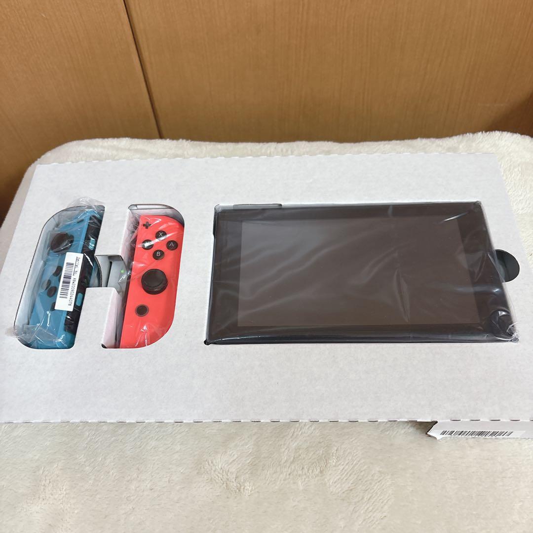 Nintendo Switch 本体　ネオンブルー／ネオンレッド