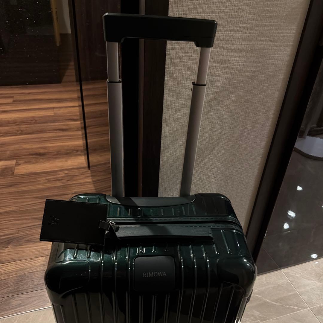 リモワ　グリーン　機内持ち込み　キャリーバック　スーツケース