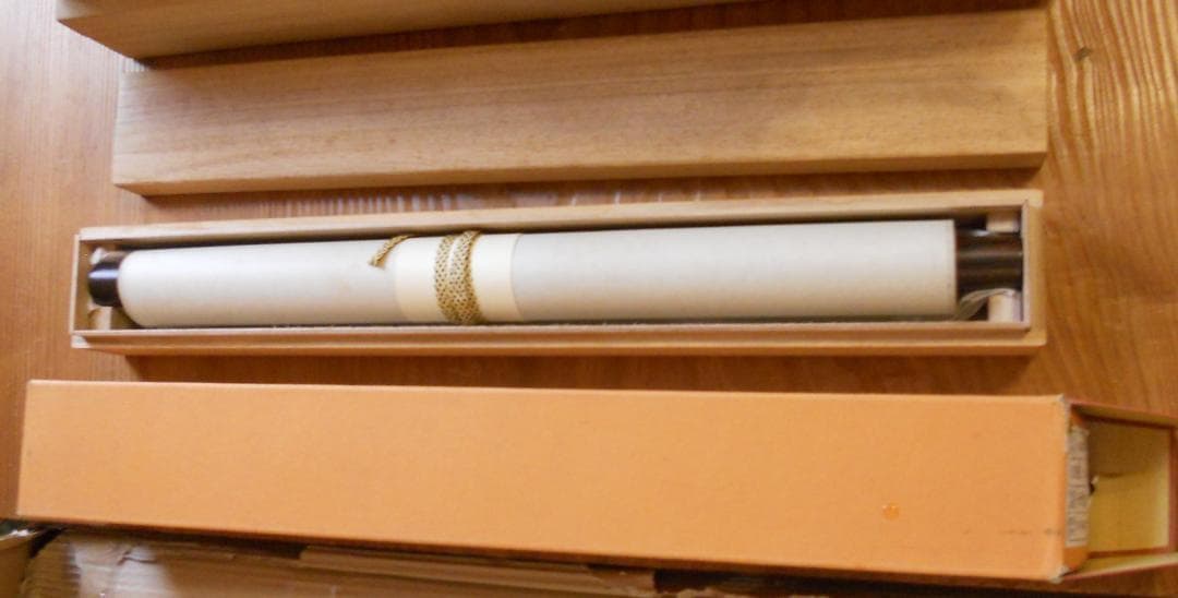 掛け軸 高倉観崖 赤達磨 紙本 希少 軸装 茶道具 掛軸 美品 です。