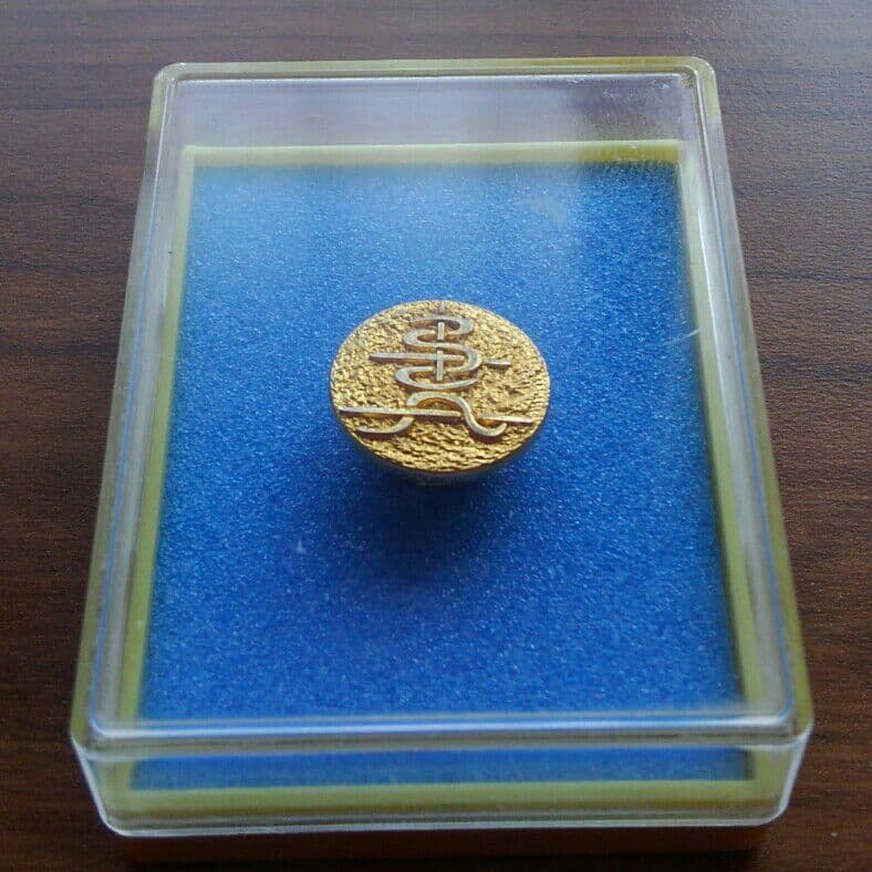 貴重 未使用  金バッジ 山本華世 ケース入り  ※北九州市魅力案内ファイル付