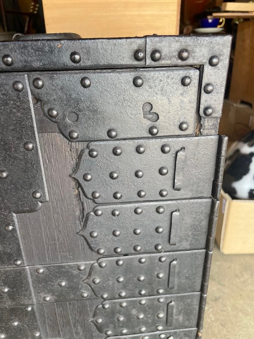 骨董 船箪笥 (金庫) 時代和箪笥 鉄地金具　　チェスト 金具装　昭和レトロ