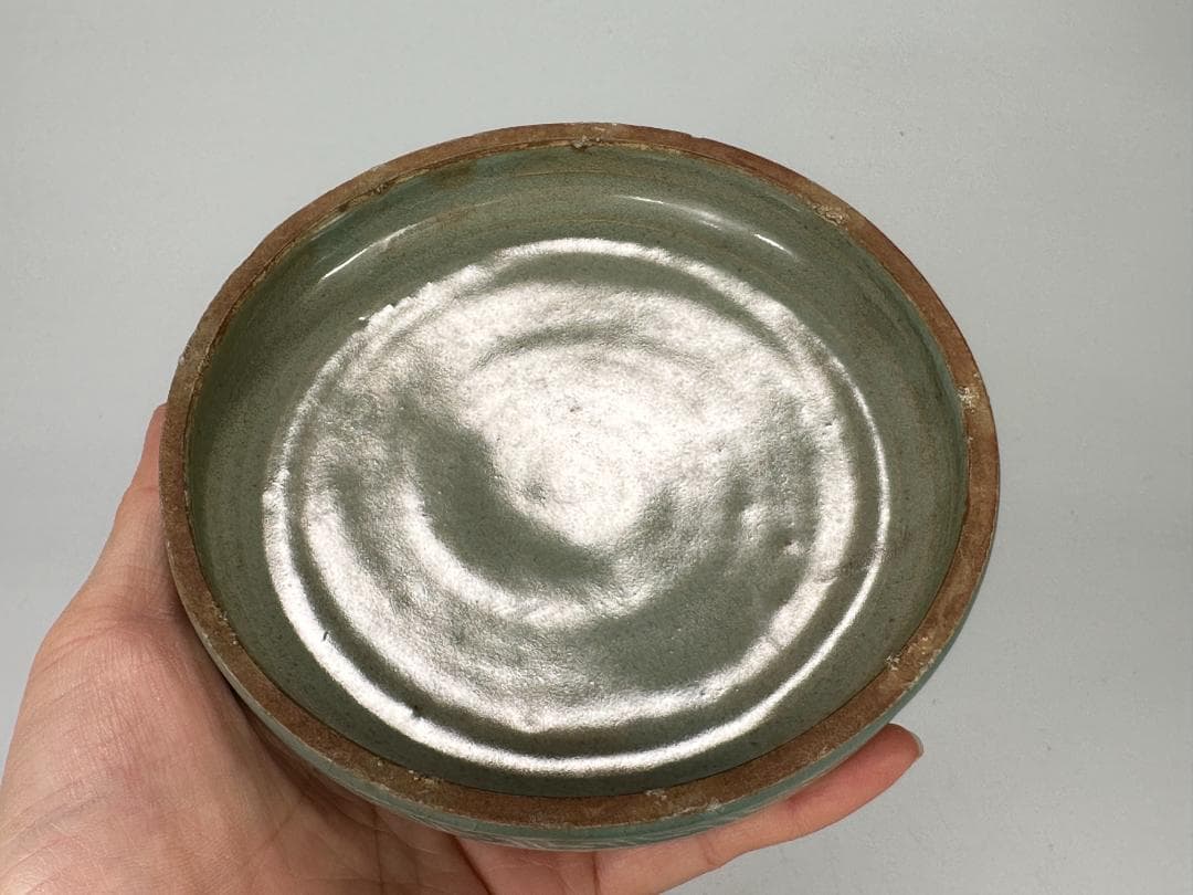 韓国美術　高麗青磁　黒白象嵌　花卉文　香合　時代　古物　朝鮮古陶磁