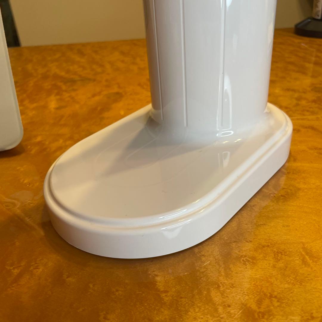 ソーダストリーム ガイア ホワイト　ガスシリンダー(満タン)1本、ボトル2本付