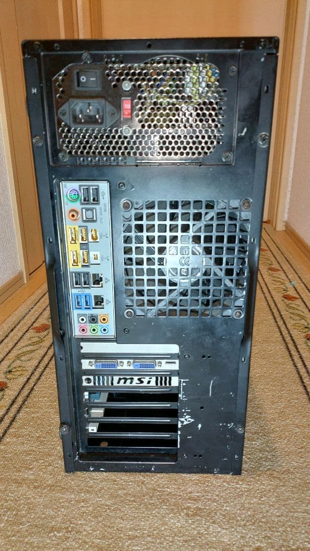 ミドルタワーPCケース MSIグラフィックカード付き ジャンク