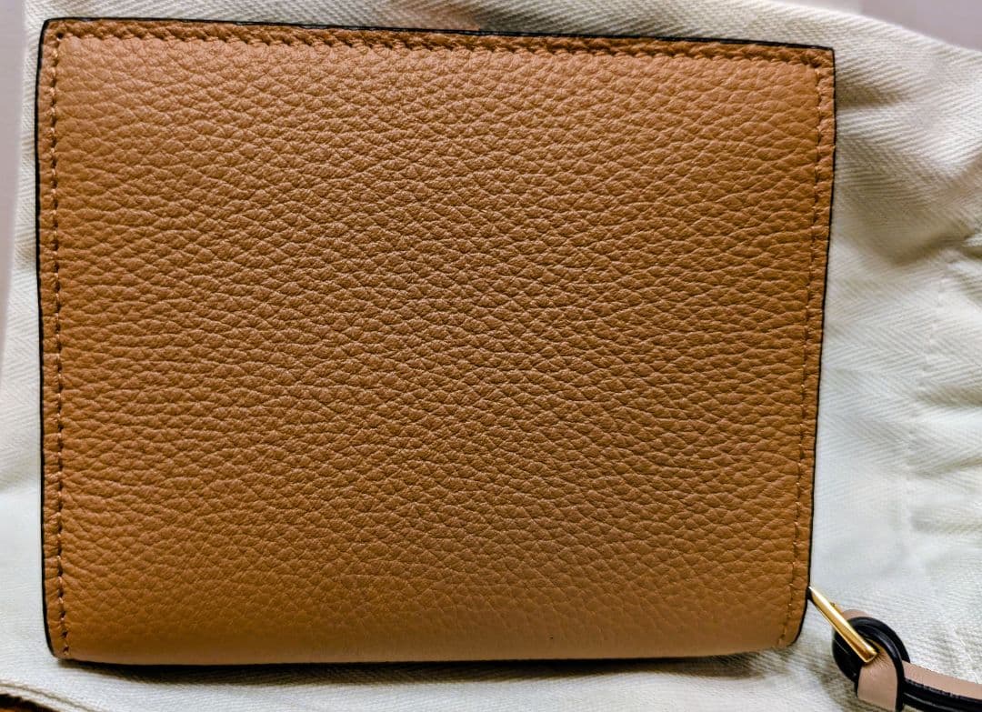 LOEWE ベージュ 二つ折り財布