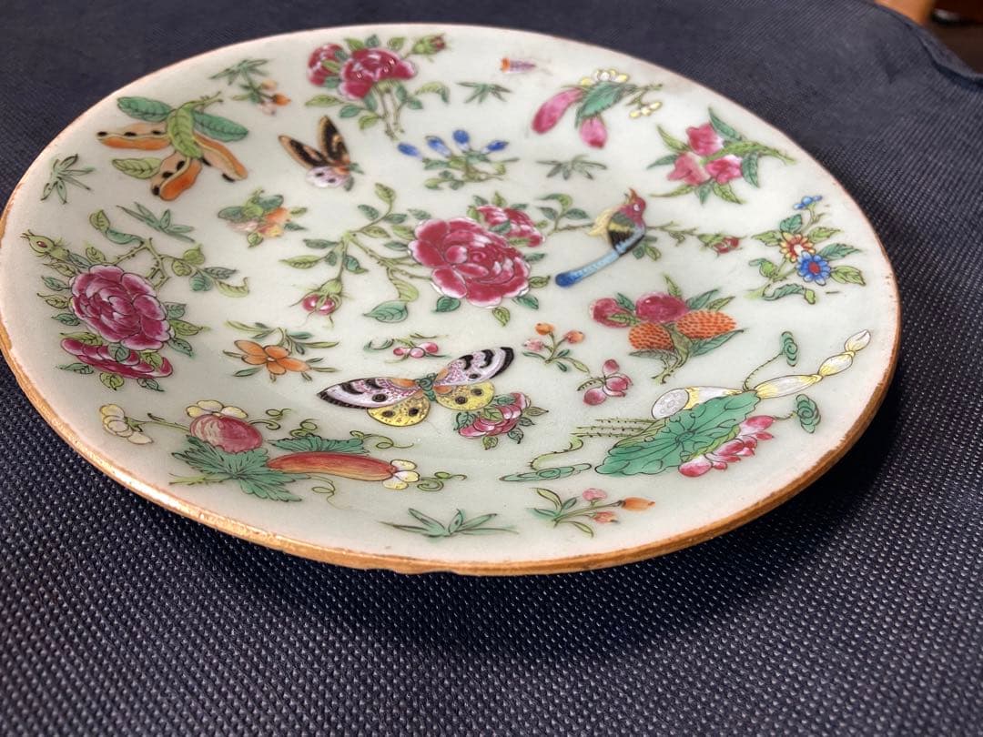 中国古美術品　大清嘉慶時代　同泰款 花卉蝶鳥中皿　本物保証　22cm