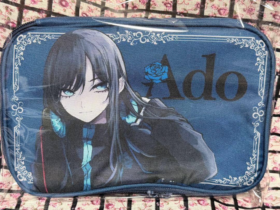 未使用　Ado イラスト ポーチ ネイビー