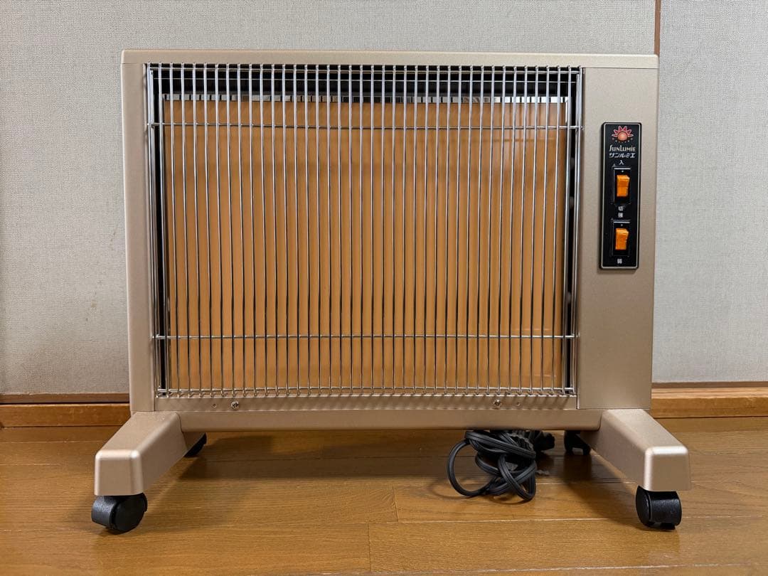 サンルミエ キュート E800LS 遠赤外線暖房器 パネル 動作良好