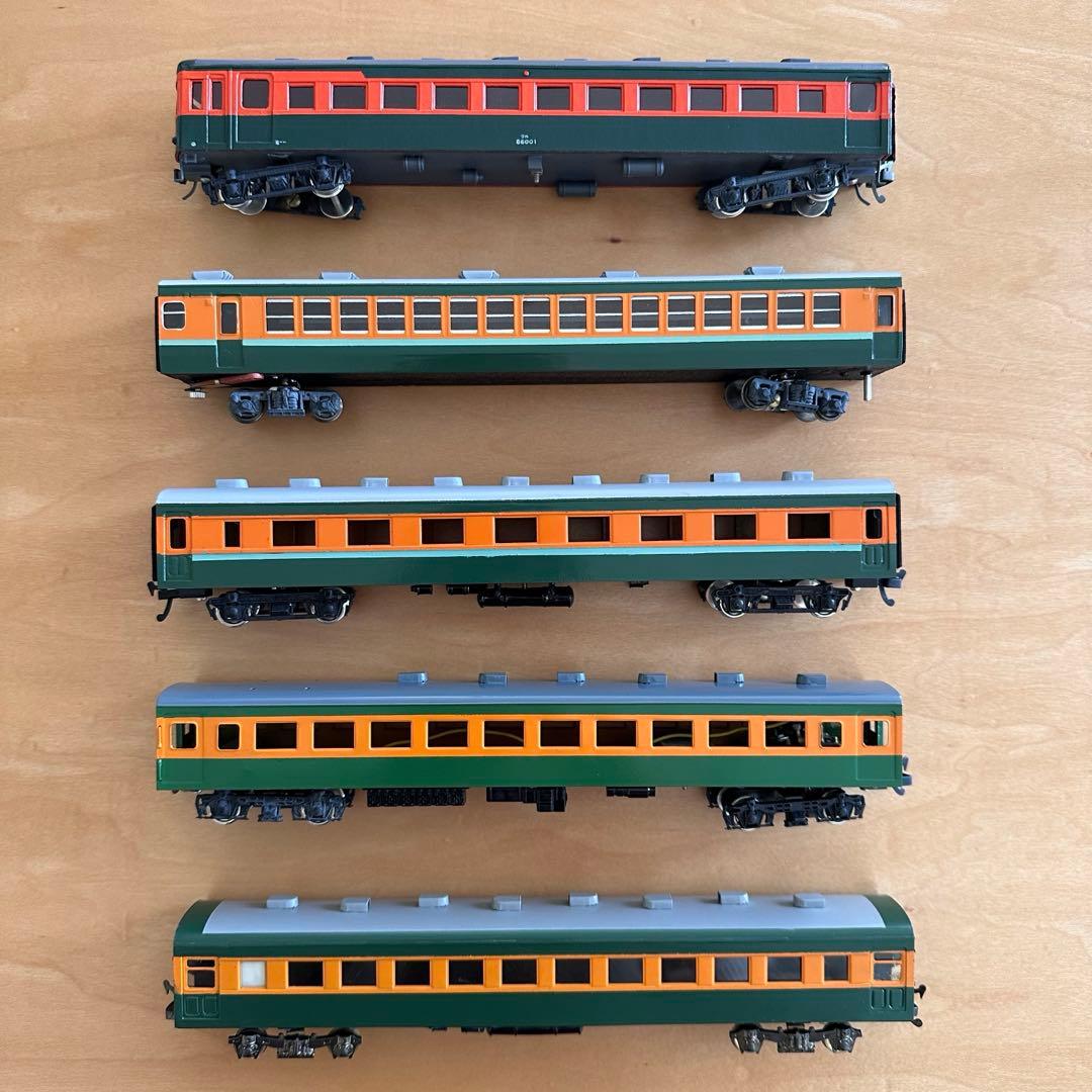 旧湘南型　80系　HOゲージ　一等車　鉄道模型　完成車　モーター付き