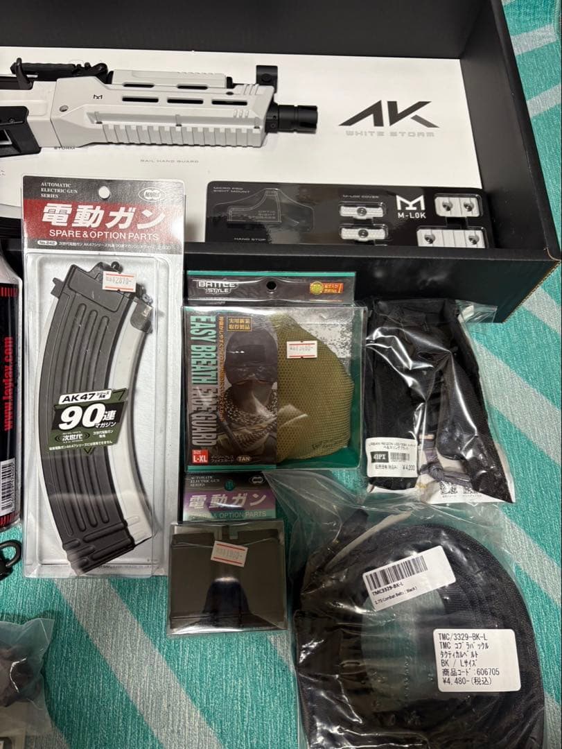 東京マルイ次世代電動ガンAK47 ホワイトストーム　即購入の方多少の値下げ可能！