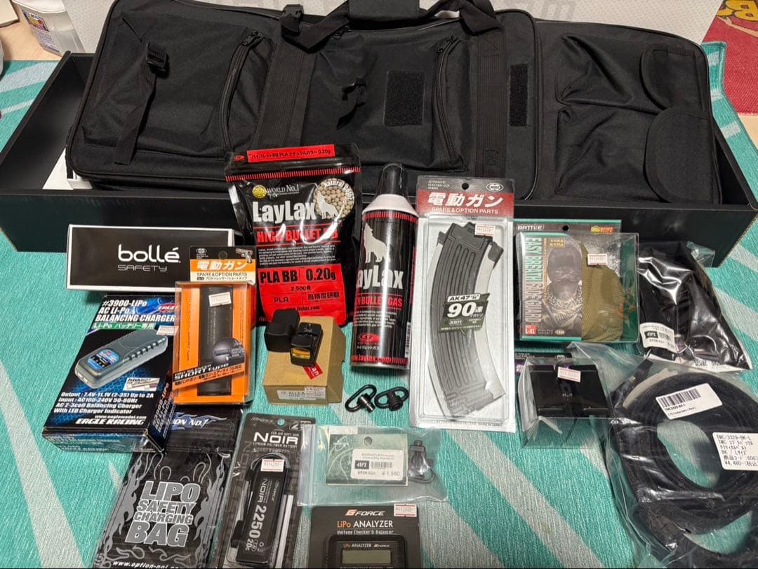 東京マルイ次世代電動ガンAK47 ホワイトストーム　即購入の方多少の値下げ可能！