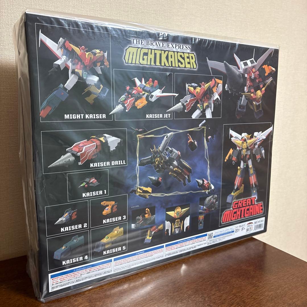 新品 THE合体 マイトガイン　マイトカイザー　フィギュア